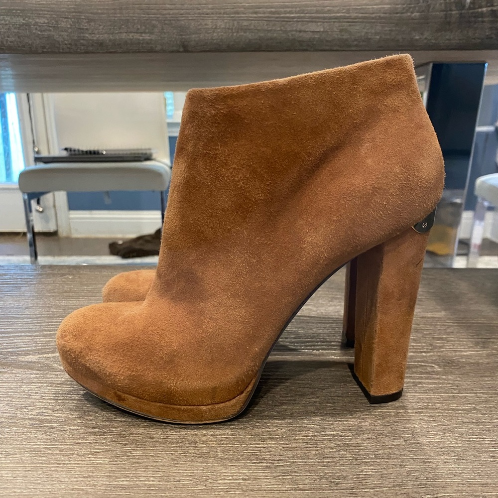 Like New Michael Kors booties